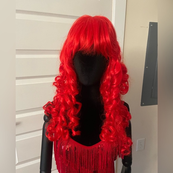 Red wig - Picture 2 of 2